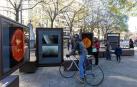 Fotos de la exposición al aire libre ‘Otros mundos’, en el Paseo de Sarasate de Pamplona.