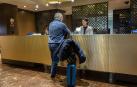 Imagen de la recepción de un hotel en Pamplona