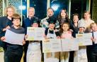 Los alumnos premiados, con sus diplomas