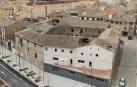 Imagen de archivo del antiguo edificio de Sementales de Tudela, con daños importantes en su tejado