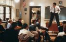 Fotograma de 'El club de los poetas muertos', una película que marcó nuestra generación. La de los adolescentes y jóvenes de los 90 que hoy surcamos el medio siglo