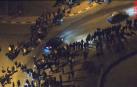 La Policía Foral ha denunciado a 81 personas que participaban en Tudela en una concentración de 600 vehículos en la que se realizaban maniobras ilegales. Las detenciones tuvieron lugar en el marco de un dispositivo preventivo para el control de vehículos que se concentran en viales del polígono industrial de La Serna para realizar carreras, maniobras prohibidas y "otras conductas negligentes y de riesgo para la seguridad vial".