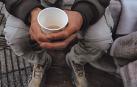 Este joven lleva meses durmiendo en la calle sin poder acceder a una cita con la trabajadora social