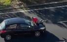 Buscan en Cáceres a un conductor que, tras discutir con un hombre, circuló unos 400 metros con él sobre el capó