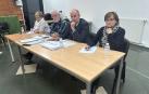 Nati Mundín, Juan Tomás Haro, el abogado Borja Armañanzas y María Jesús Echeverría, durante la comparencia en su sede de la calle Arieta.