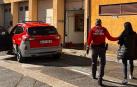 raslado a los calabozos de la detenida por un vender medicamentos prohibidos en un locutorio de Pamplona