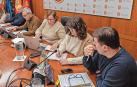 Tres ediles regionalistas en primer plano instantes antes del inicio del pleno