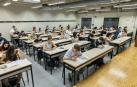 Alumnos exáminándose de la EvAU extraordiaria, en junio de 2024, en Pamplona.