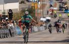 El ciclista Diego Uriarte, del equipo Kern Pharma, celebra la victoria en la cuarta etapa de la 71 edición de la Vuelta a Andalucía-Ruta del Sol
