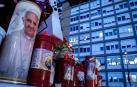 Velas en el exterior del hospital Gemelli