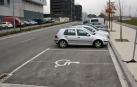Plaza doble reservada para personas con movilidad reducida