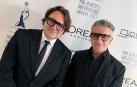 Sergi Bancells (izda.) y Mikel Luzea, este pasado sábado en los Premios del Gremio de Peluqueros y Maquilladores de Hollywood