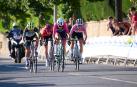 Un grupo de ciclistas en la pasada Vuelta a Pamplona de féminas.