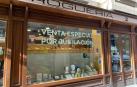 La droguería Emilio López, con el cartel de 'venta especial por jubilación'