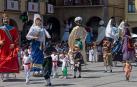 La comparsa de gigantes de Estella durante una salida de las pasadas fiestas