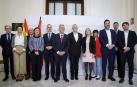 Los representantes de la comisión mixta de la Junta de Transferencias posan en la sede del Ministerio de Política Territorial, en Madrid