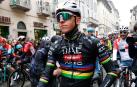 Tadej Pogacar antes de iniciar la Milán-San Remo