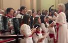 Voces joteras, en la misa de la escalera del 4 de abril