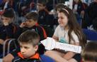 Parte de los escolares que participaron este martes en el acto celebrado en Fuerte del Príncipe