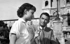 La princesa Ana (Audrey Hepburn) come un helado en las escalinatas de la Plaza de España, en un fotograma de la película 'Vacaciones en Roma'.