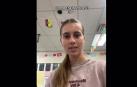 Martina Torralbo, durante su vídeo sobre la decoración de las aulas en EE UU