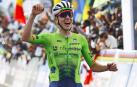 El esloveno Tadej Pogacar celebra su victoria en el Campeonato del Mundo de ciclismo en ruta en Kigali (Ruanda)