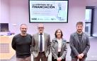 Los actores Salva Reina y Kira Miró, junto a la directora Mar Olid (centro) en el rodaje de Tres de más el pasado agosto en el embalse de Alloz