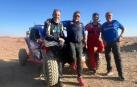 Marino Zulet, tercero por la izquierda, compite en el Addax Rally de Marruecos