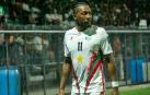 El rojillo Sheraldo Becker, en un partido anterior con la selección de Surinam