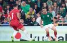 Kike Barja encara a un jugador de Palestina