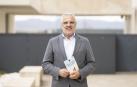 El subdirector del colegio Irabia-Izaga, Fernando García Fernández, en la sede del centro en Cordovilla