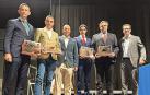Los galardonados posaron tras la entrega de premios /