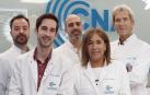 De izquierda a derecha, en primer plano, Iñigo Oyón e Isabel de la Peral. Al fondo, Tito Vidaurreta, Luis Rodríguez y José María Oyón