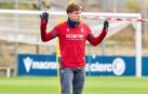 Divertido gesto de Víctor Muñoz durante el entrenamiento de este jueves en Tajonar /