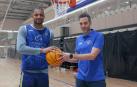 André Amado junto al director deportivo Álex Urtasun