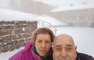 A eso de las once de la mañana, Miren Zulaica y Manuel Salah se retrataron con un fondo de postal