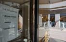 Cartel que anuncia el cierre de la clínica dental donde fue atendida la niña
