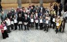 Los premiados en la convocatoria de este año y algunos invitados de otras posan en el Patio del Condestable