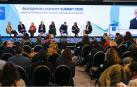 Los doctores Isabel Rubio y Luis Seijo, primera y segundo por la izquierda, durante la mesa enfocada a la prevención en el European Cancer Summit