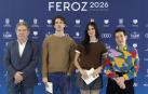 La directora de la Asociación de Informadores Cinematográficos de España (AICE), María Guerra (derecha), el alcalde de Pontevedra, Miguel Anxo Fernández Lores (izquierda) y los actores Milena Smit y Manu Ríos, este jueves, durante la lectura de las nominaciones para los Premios Feroz