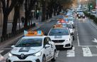Caravana de las autoescuelas navarras por las calles de Pamplona