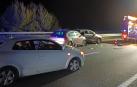 Imagen del lugar del accidente, con los tres vehículos implicados en el mismo
