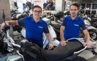 De izquierda a derecha, los hermanos Sergio y Alberto Rodríguez, en el interior de las instalaciones Motos Rodríguez de Tudela