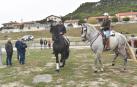 Caballos por el ferial en una edición pasada de las ferias en Tafalla.