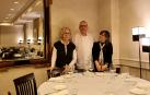 ernández Salsamendi, el cocinero Josema García Martínez  Mari Mar Aramendía García en La Cepa, el restaurante en el que ellas como propietarias y él como chef llevan 25 años.