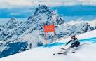 Lindsay Vonn, afrontando el descenso de 2.572 metros por la pista Tofana. Al poco de empezar, su bastón derecho se enganchó y la desequilibró