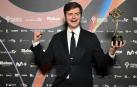 Marc Giró recibe el premio a mejor presentador de programas de entretenimiento en los Premios Iris 2026