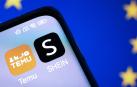 Un móvil con las aplicaciones de las tiendas online chinas Temu y Shein