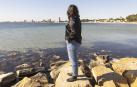 Clara Robe observa el Mar Menor