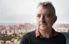 Dice Manuel Vilas que todas sus novelas son "novelas de un poeta que camufla la poesía en novela"